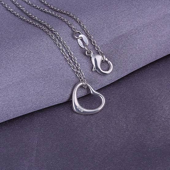 Simple Heart Necklace In 18k White Gold
